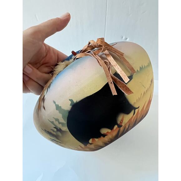 Air Brushed Southwestern Native American Pottery Bear Vase - Picture 5 of 13